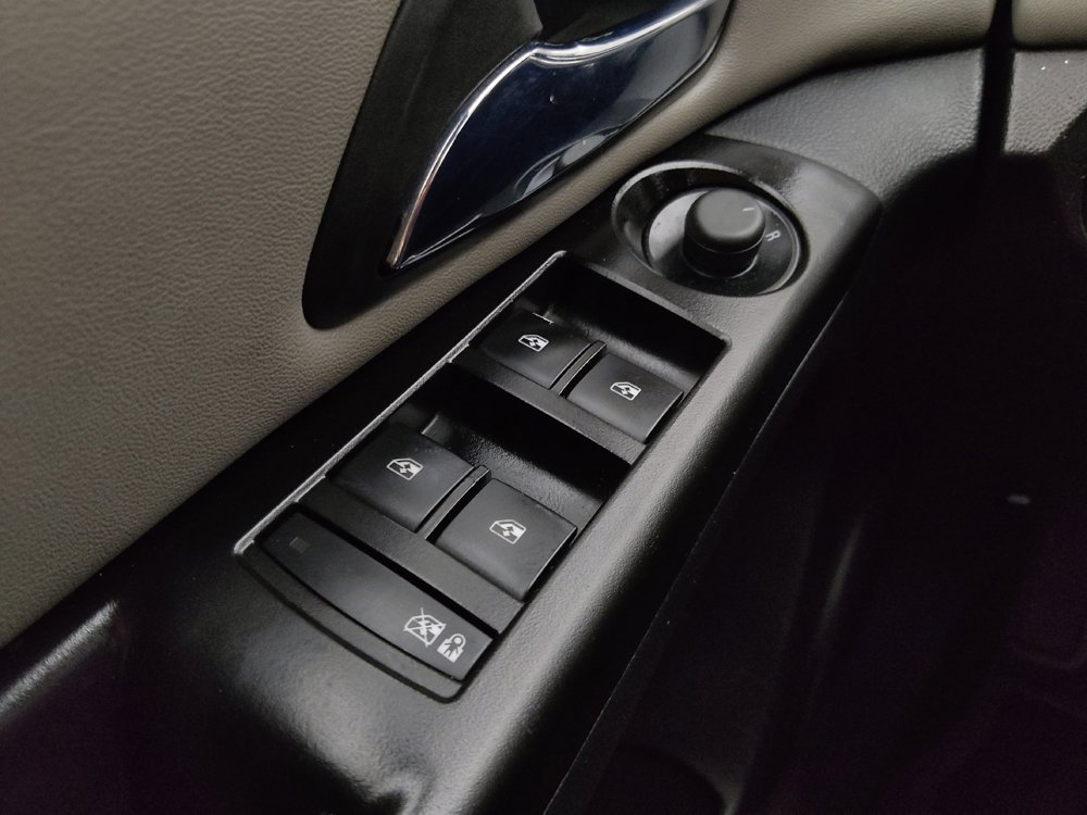 Used 2014 Chevrolet Cruze LS FWD image 27