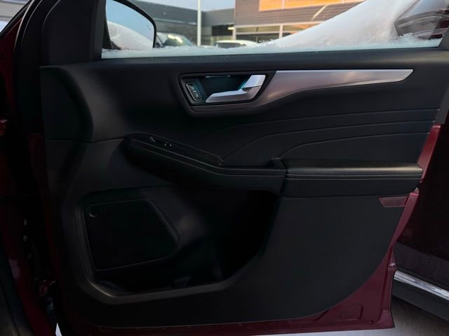 Used 2022 Ford Escape Titanium w/ Class II Trailer Tow Package image 14