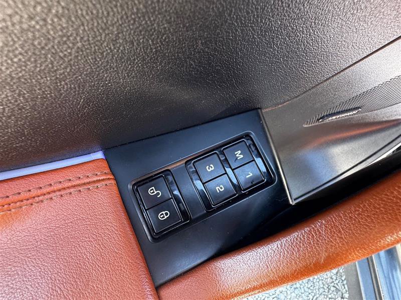 Used 2018 Jaguar F-PACE Portfolio image 28