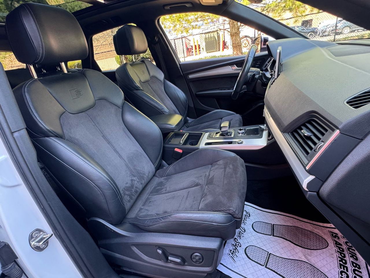 Used 2018 Audi SQ5 Premium Plus w/ Navigation Package image 14