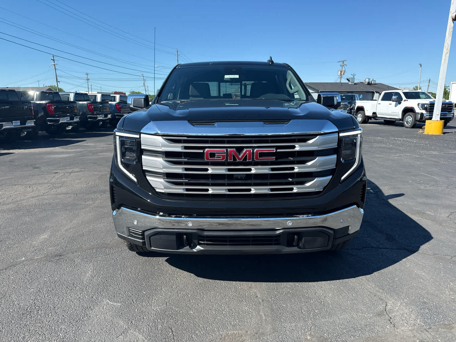 New 2026 GMC Sierra 1500 SLE w/ Preferred Package AWD/4WD image 8