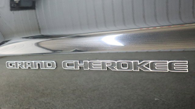 Used 2021 Jeep Grand Cherokee Laredo image 19