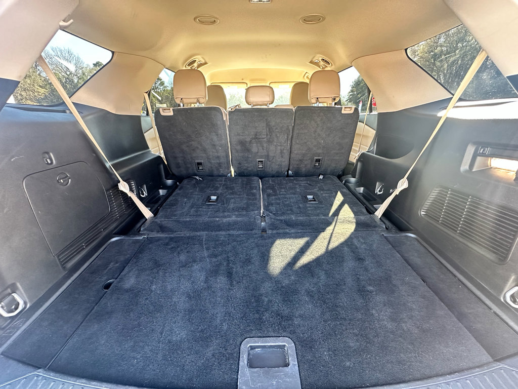 Used 2024 Ford Explorer XLT w/ Equipment Group 202A image 15