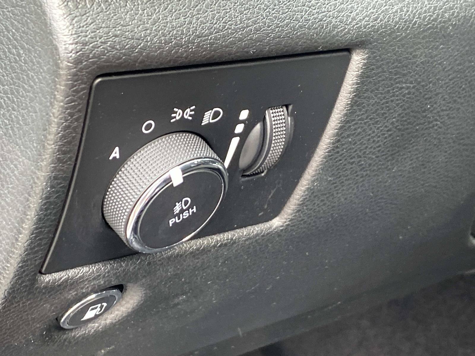Used 2020 Jeep Grand Cherokee Altitude AWD/4WD image 30