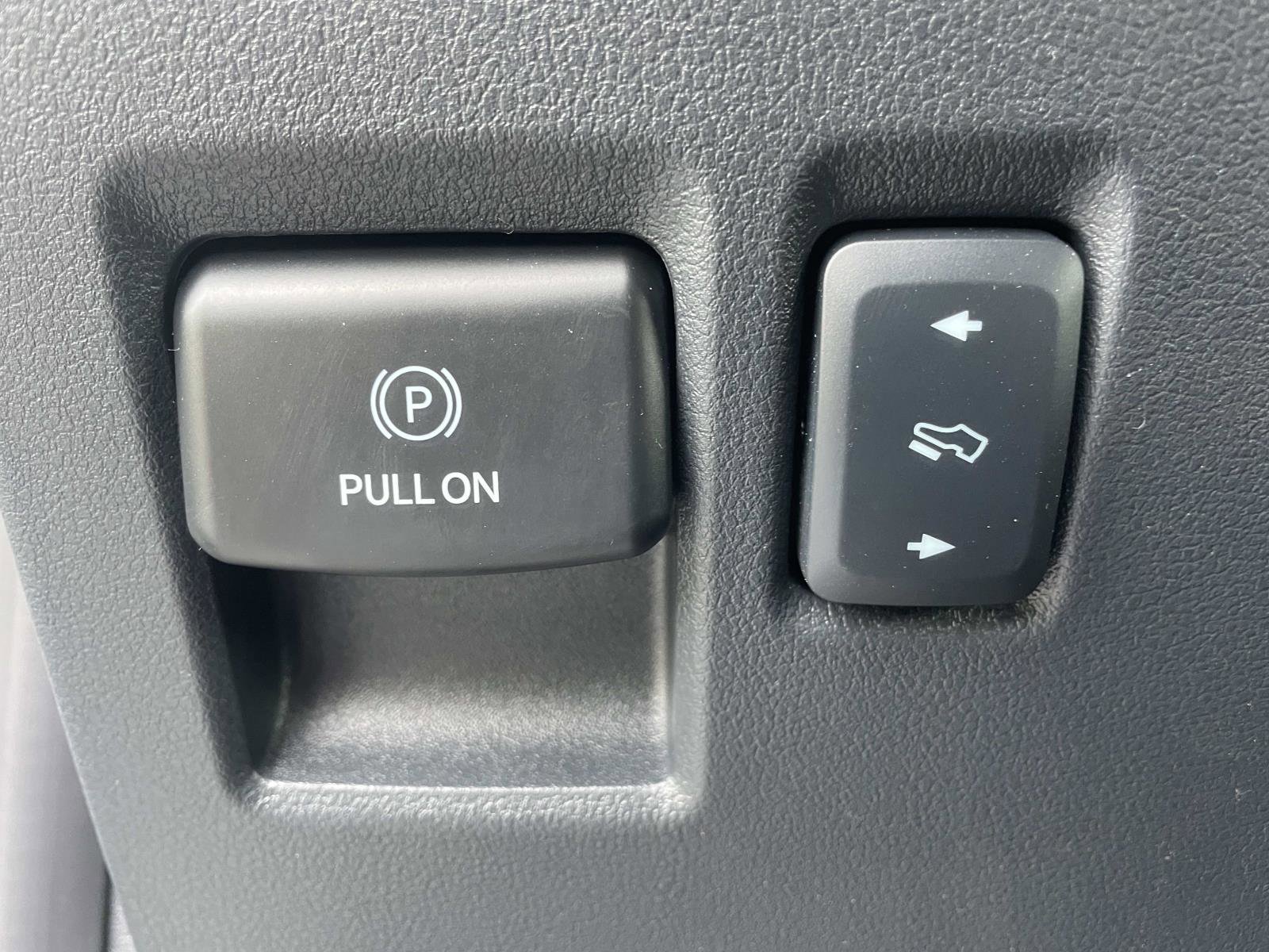 New 2025 Ford F150 Lariat w/ Equipment Group 502A High image 17