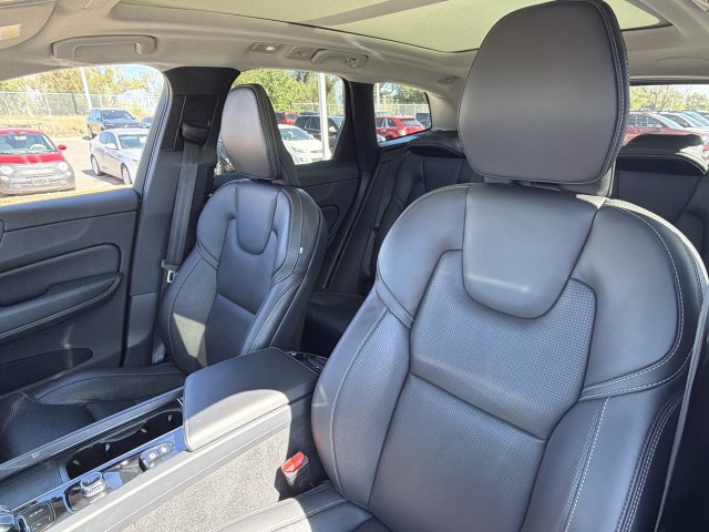Used 2022 Volvo XC60 B6 Inscription w/ Protection Package Premier AWD/4WD image 20