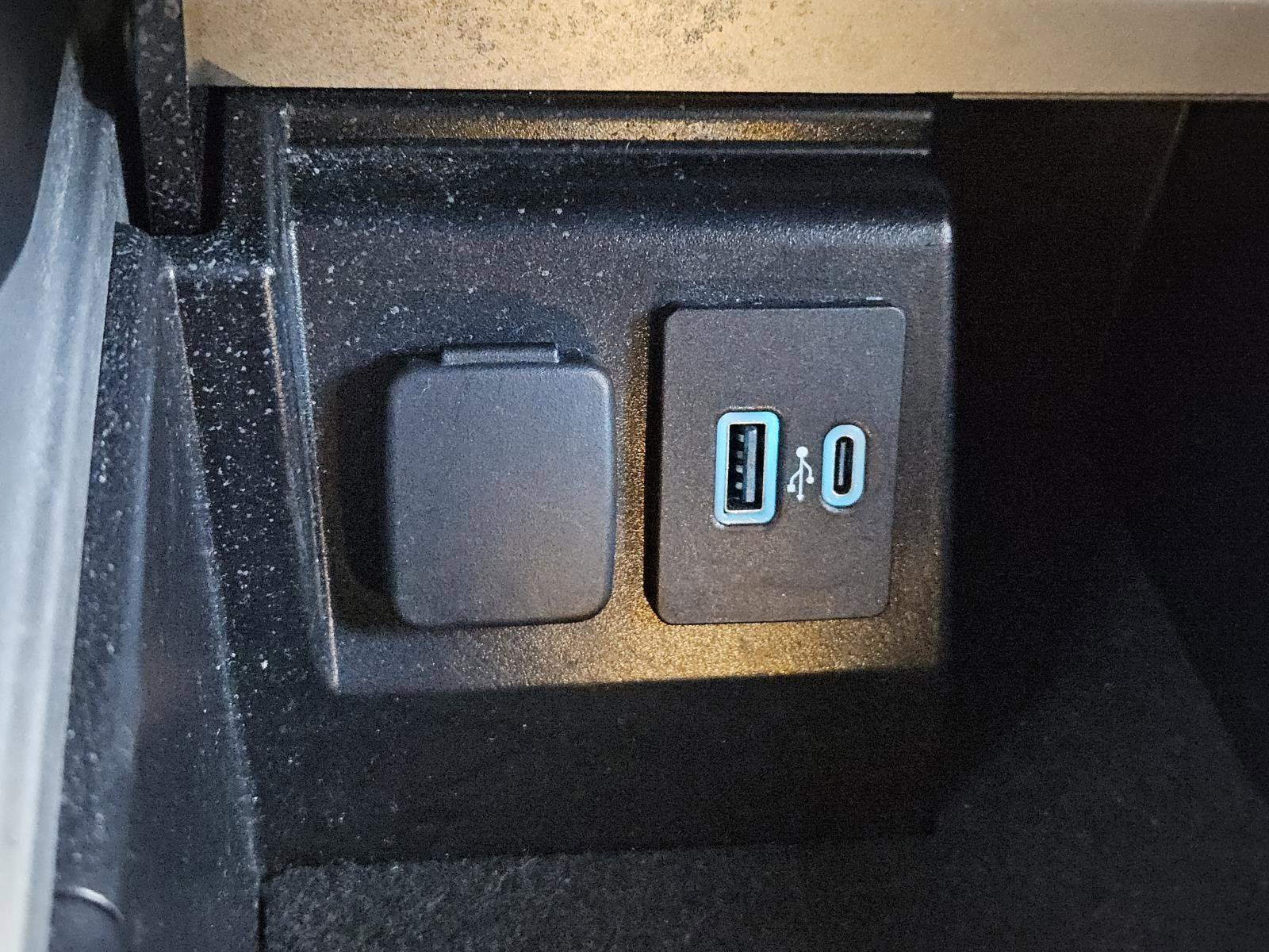 Used 2023 Ford Explorer XLT w/ Equipment Group 202A image 14