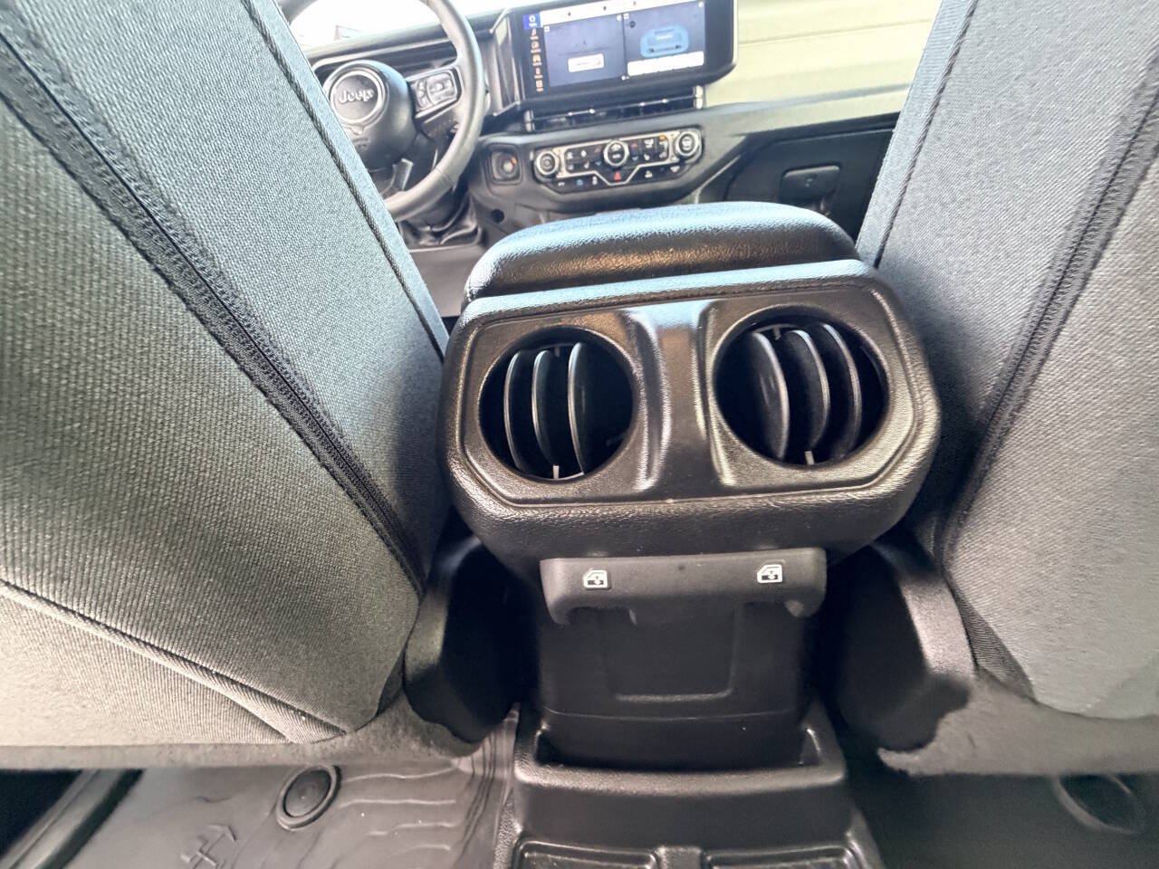 Used 2024 Jeep Wrangler Unlimited w/ Convenience Group AWD/4WD image 15