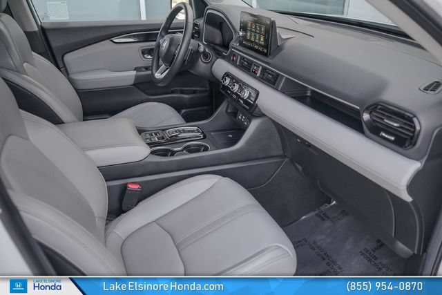 Used 2025 Honda Pilot Touring image 18