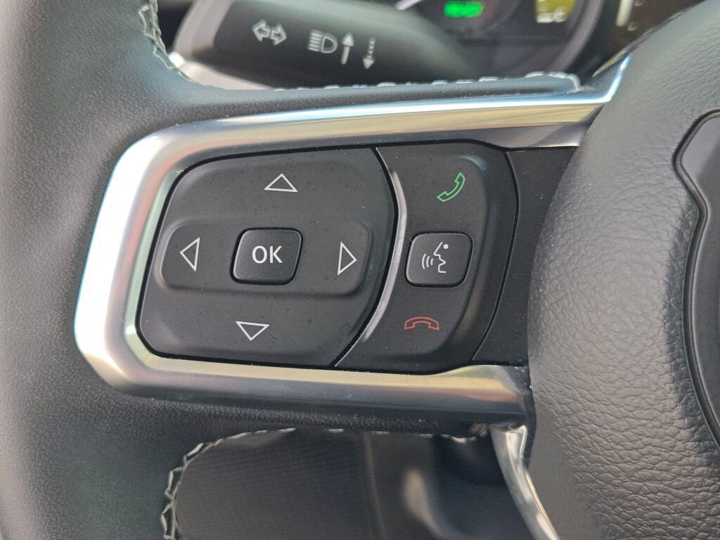 Used 2025 Jeep Wrangler Unlimited Sahara w/ Safety Group image 26