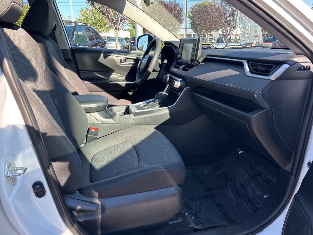 Certified 2021 Toyota RAV4 XLE AWD/4WD image 17