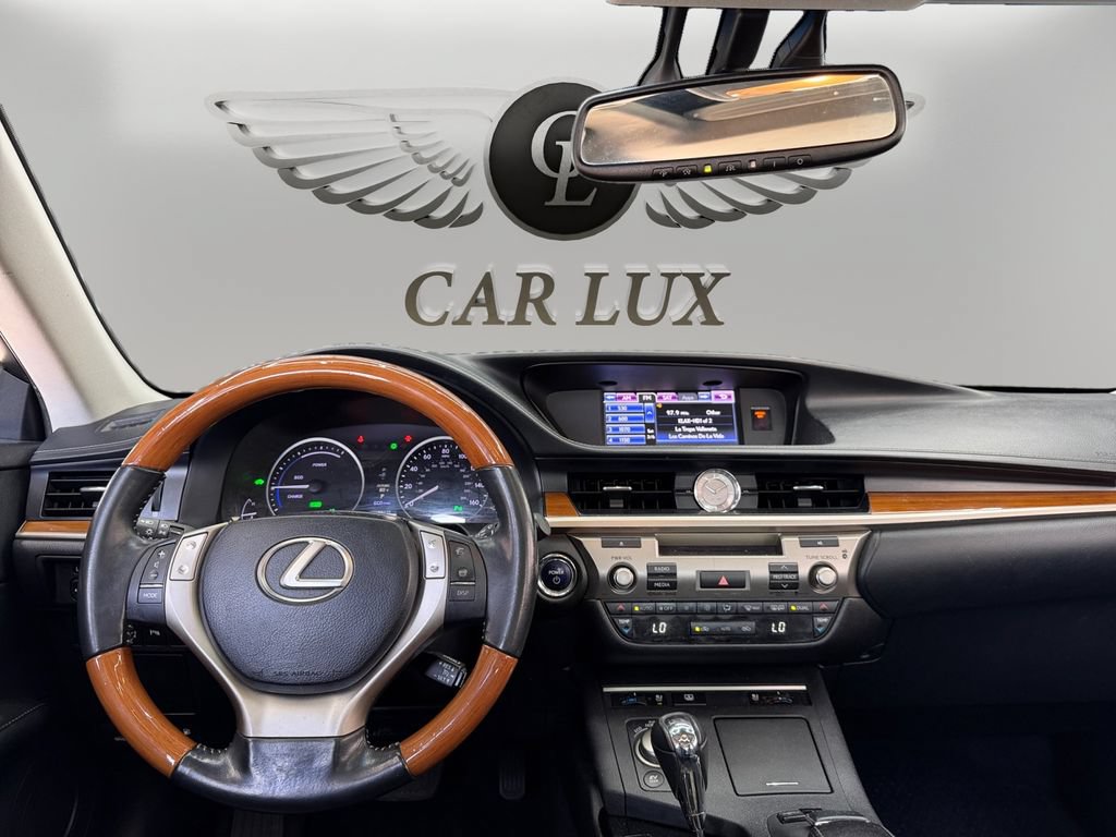 Used 2013 Lexus ES 300h w/ Luxury Pkg FWD image 10