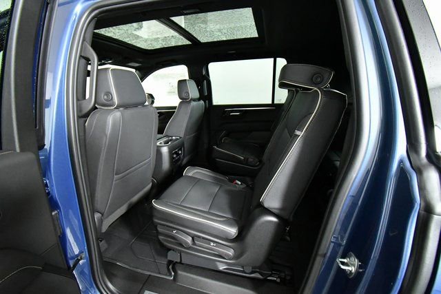 New 2026 Chevrolet Suburban Premier w/ Sun And Tow Package AWD/4WD image 25