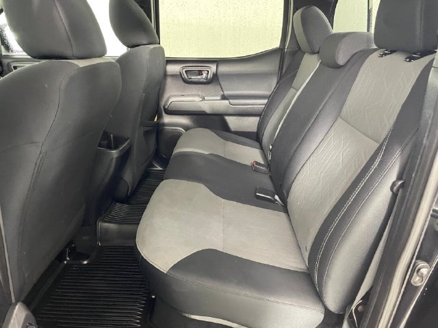 Used 2020 Toyota Tacoma TRD Sport w/ Technology Package AWD/4WD image 16