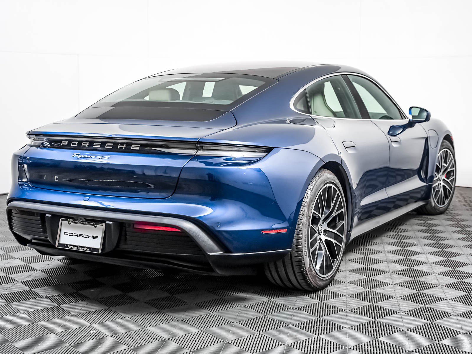 Certified 2023 Porsche Taycan 4S AWD/4WD image 10