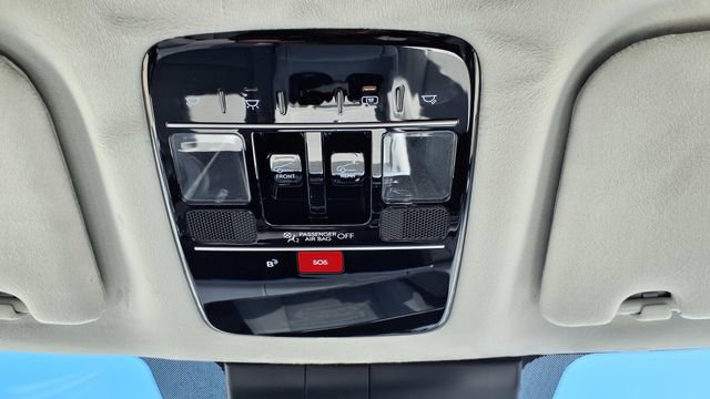 Used 2025 Hyundai Santa Fe Calligraphy w/ Tow & Go Package image 24