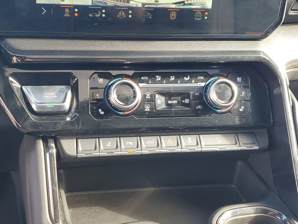 Used 2025 GMC Sierra 2500 AT4 image 31