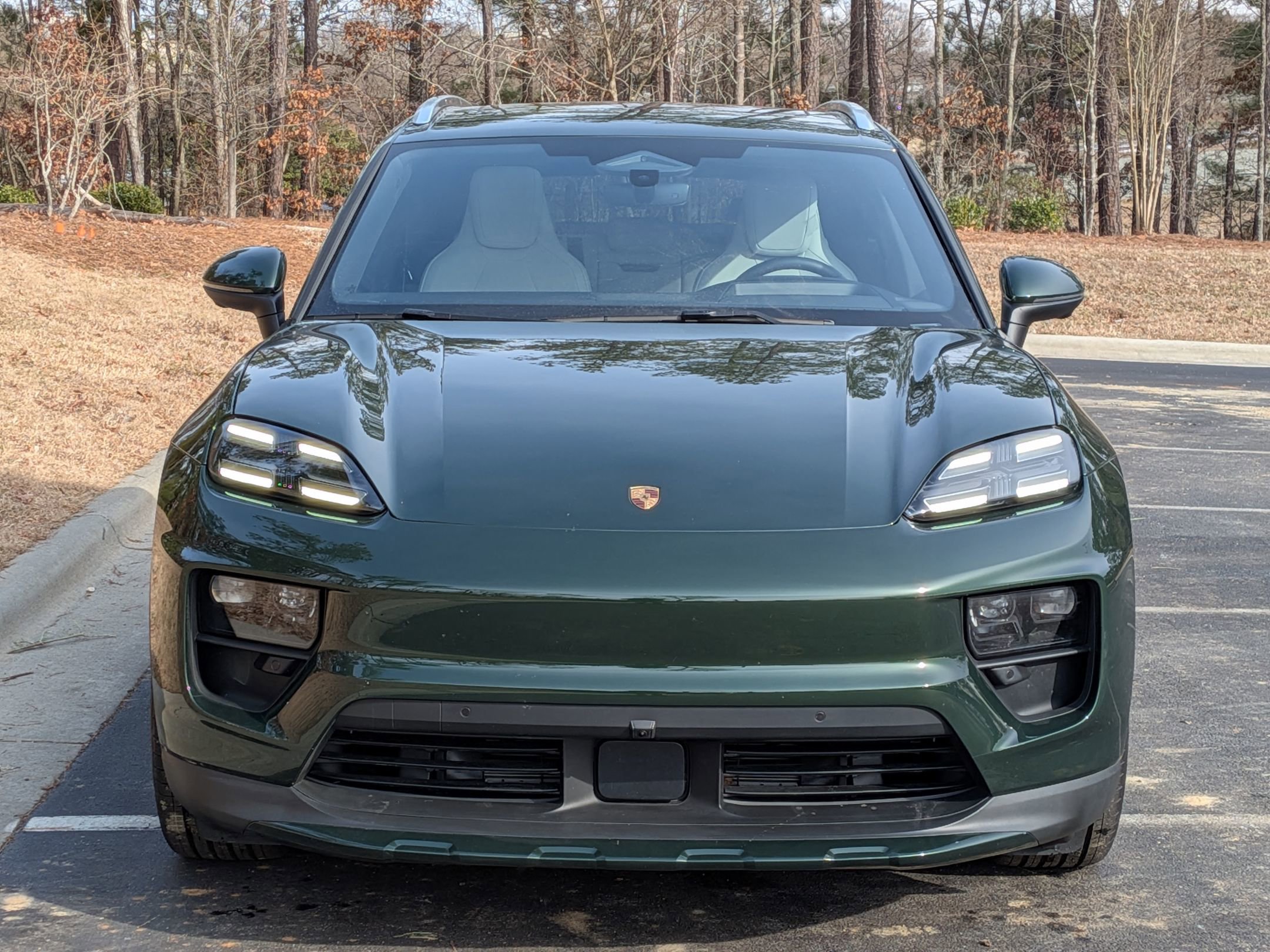 Certified 2025 Porsche Macan 4S Electric AWD/4WD image 35