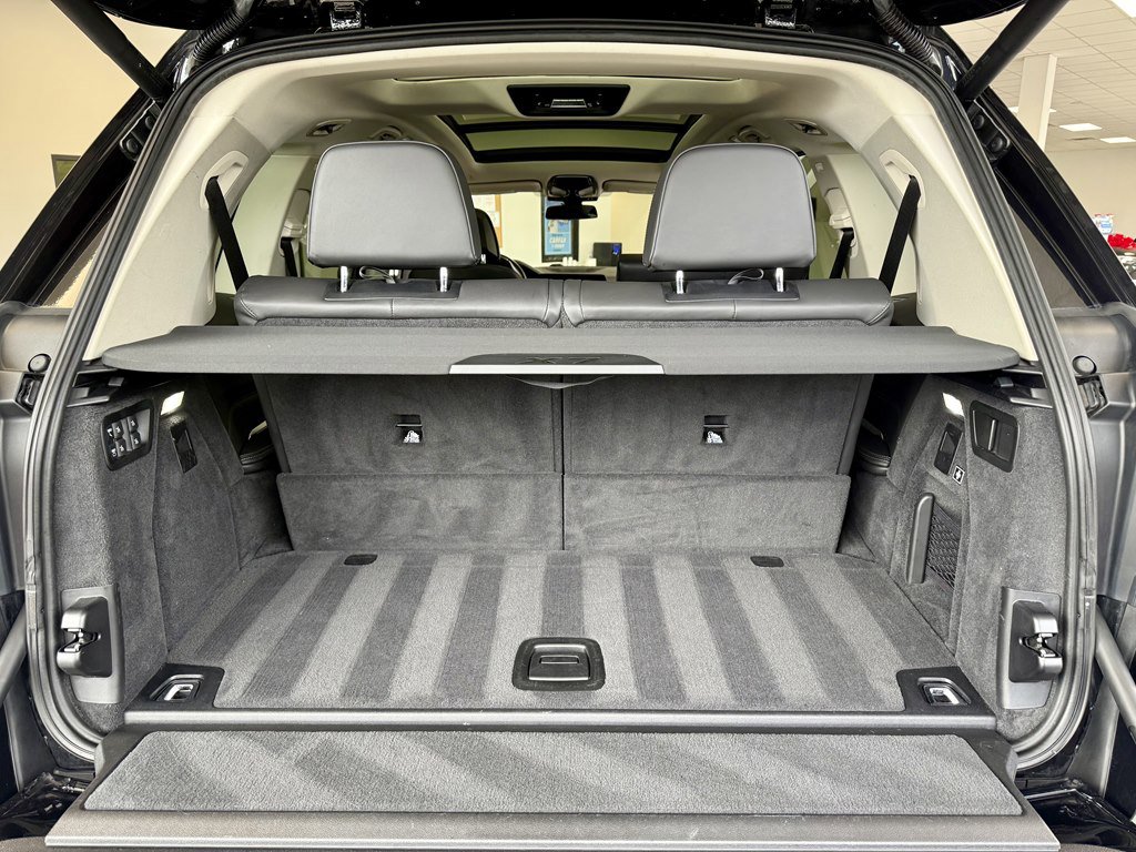 Used 2019 BMW X7 xDrive40i w/ Premium Package AWD/4WD image 9