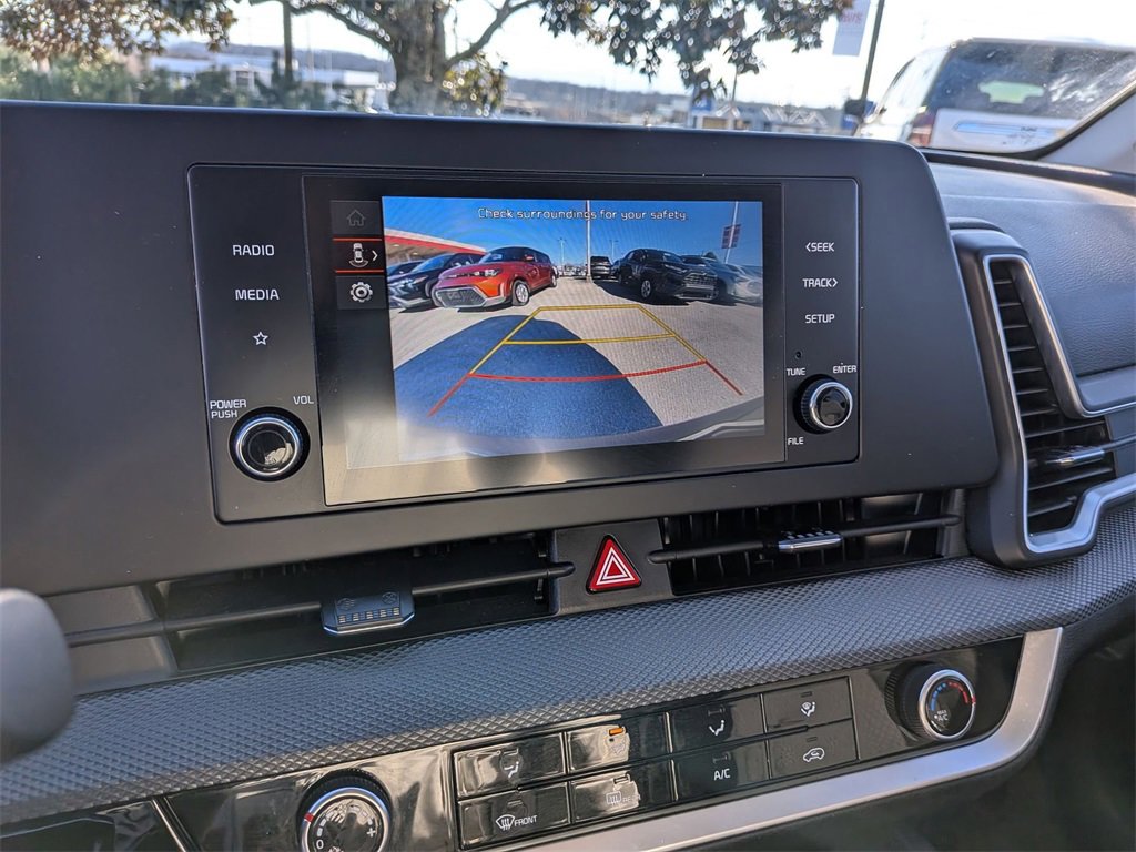 Used 2024 Kia Sportage LX image 18