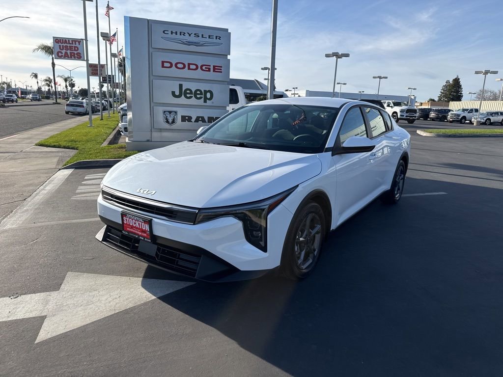 Used 2025 Kia K4 LXS image 9