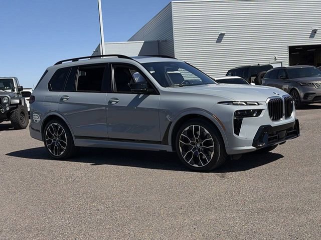 Used 2025 BMW X7 M60i image 4
