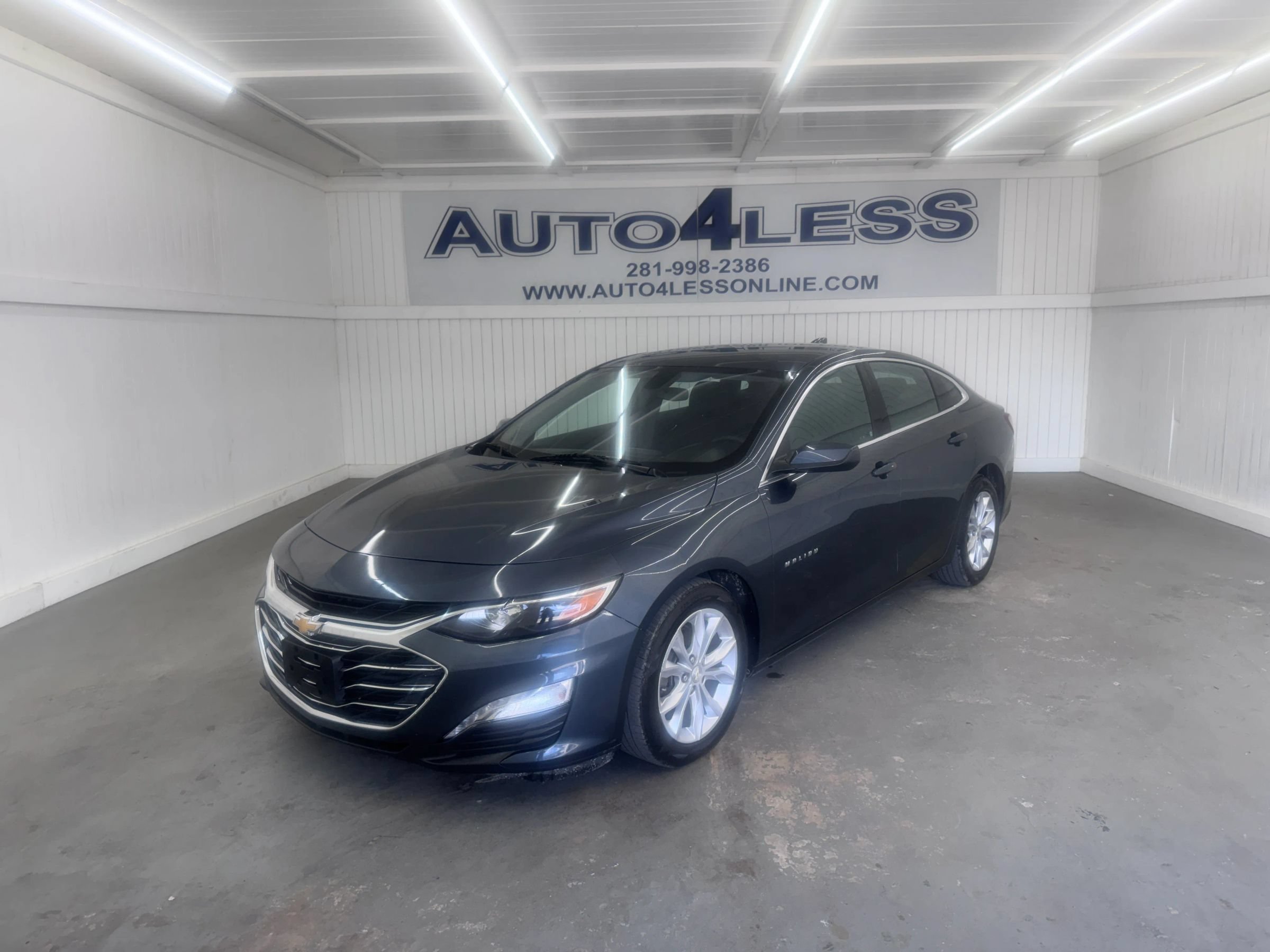 Used 2020 Chevrolet Malibu LT FWD image 1