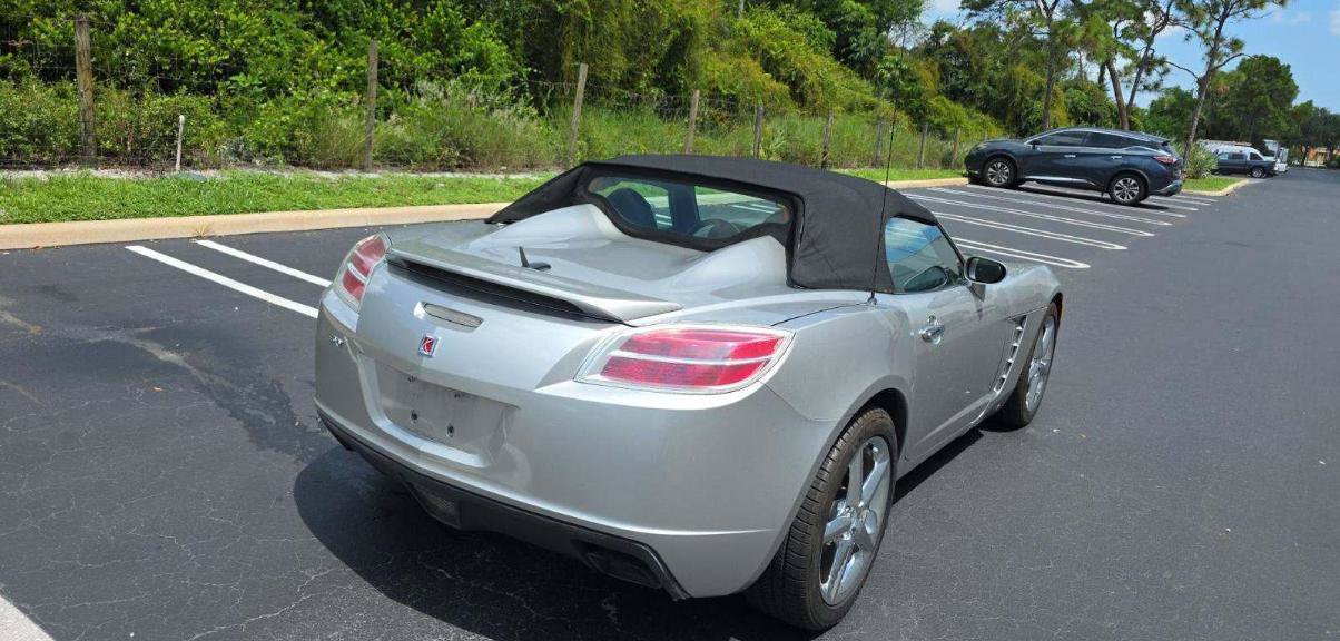 Used 2007 Saturn Sky w/ Premium Trim Pkg RWD image 2