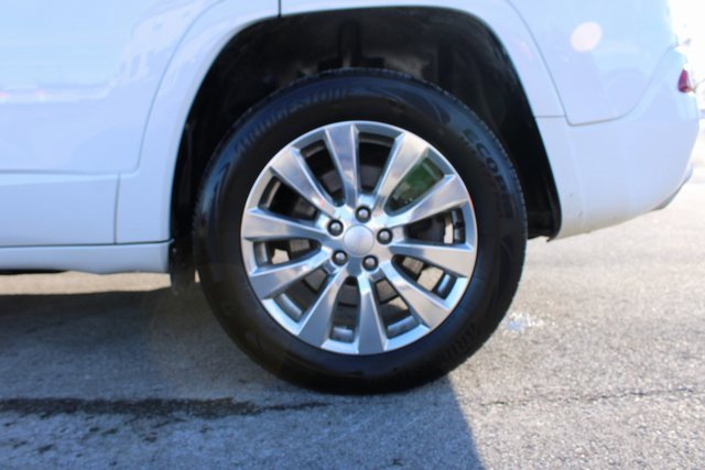 Used 2018 Jeep Cherokee Overland image 26