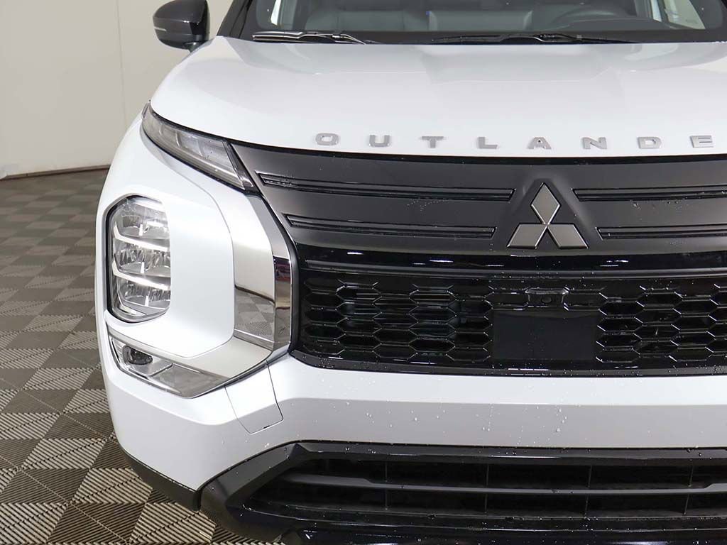 New 2026 Mitsubishi Outlander LE FWD image 13
