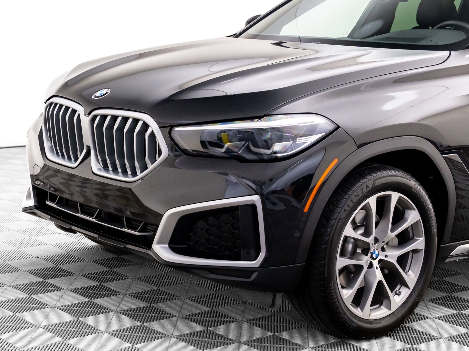 Used 2023 BMW X6 xDrive40i w/ Climate Comfort Package image 37