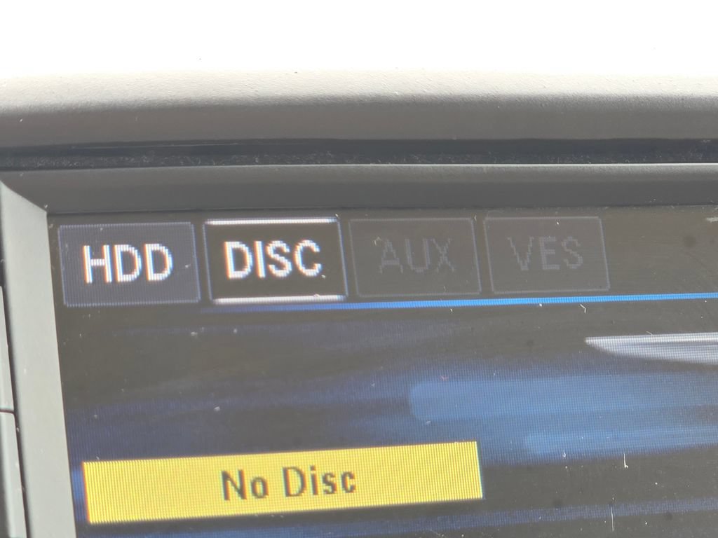 Used 2016 Chrysler Town & Country Touring FWD image 12
