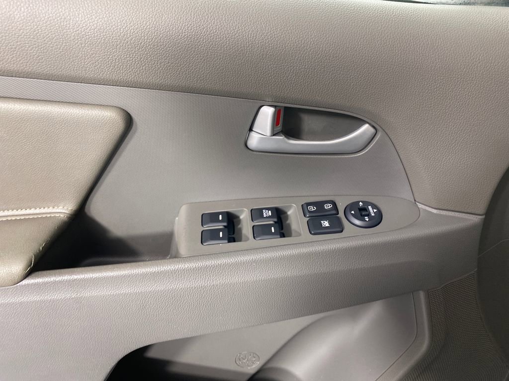 Used 2015 Kia Sportage LX image 11