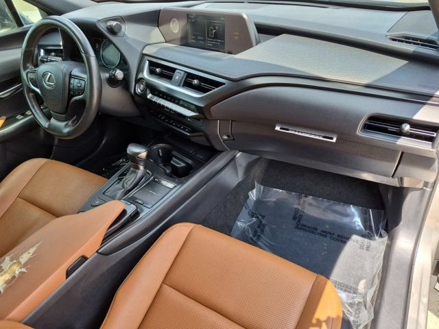 Used 2021 Lexus UX 200 w/ Premium Package FWD image 19