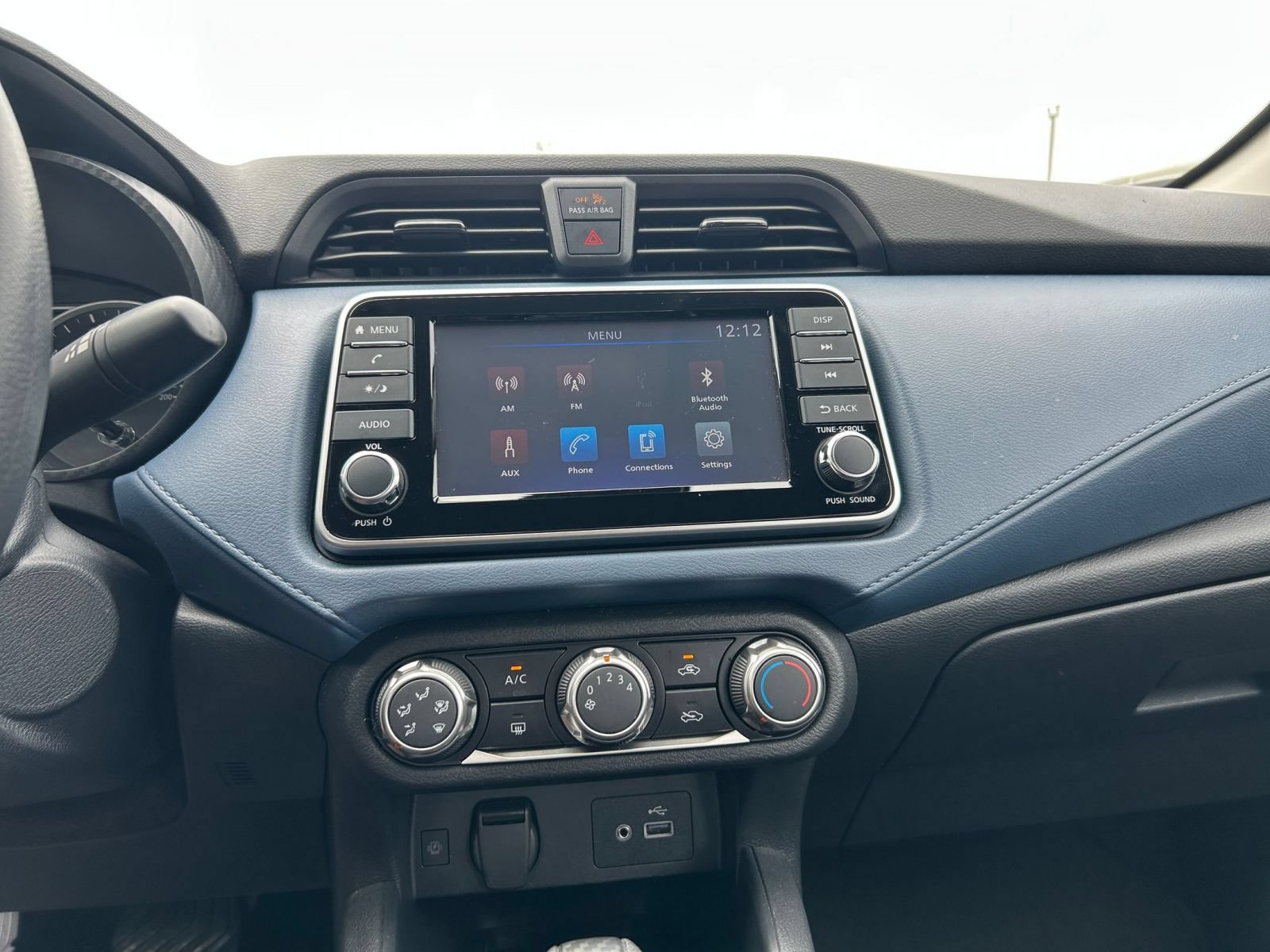 Used 2025 Nissan Versa SV FWD image 14