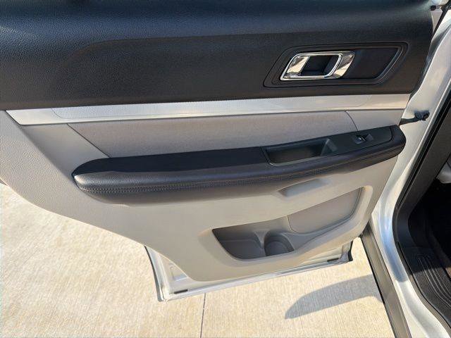Used 2018 Ford Explorer FWD image 19