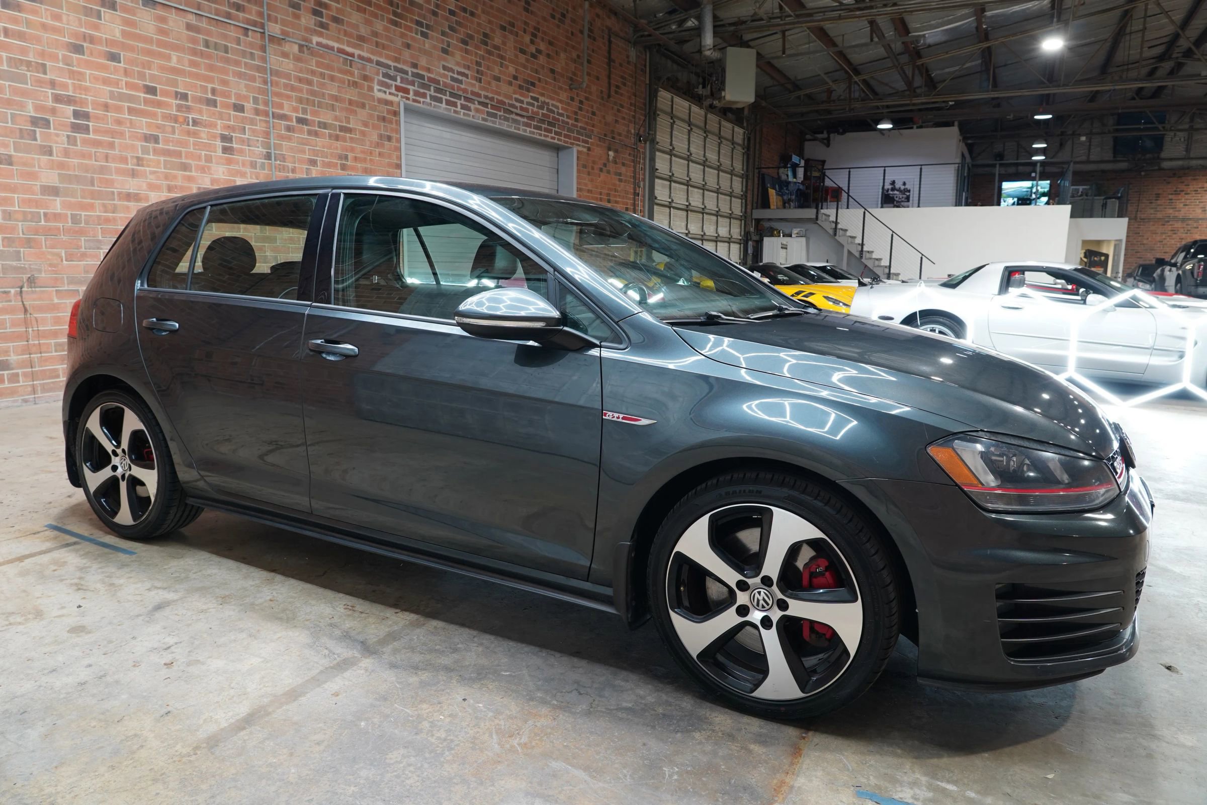 Used 2015 Volkswagen GTI Autobahn w/ Lighting Package (SEL) FWD image 2