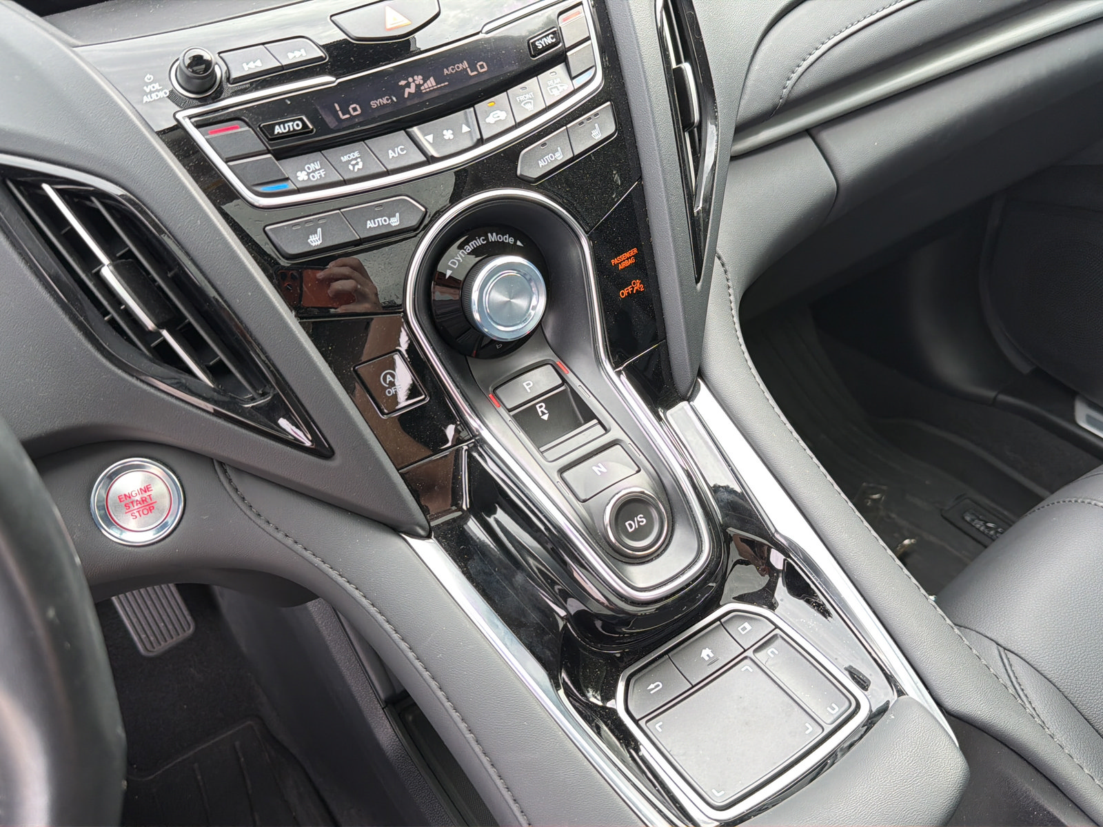 Used 2024 Acura RDX SH-AWD image 27