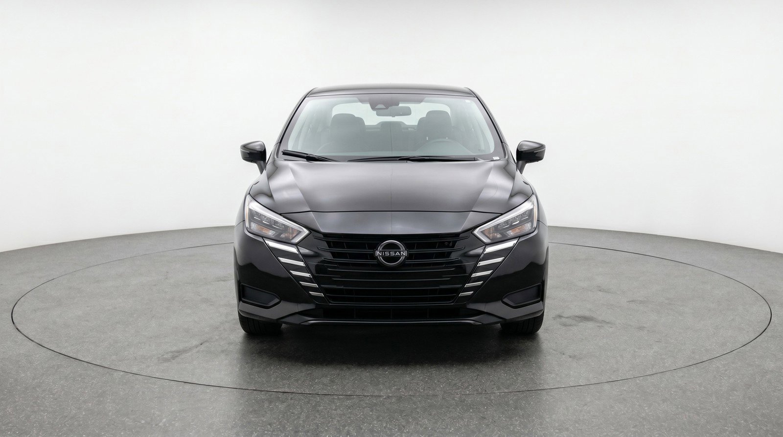 Used 2025 Nissan Versa SV image 2