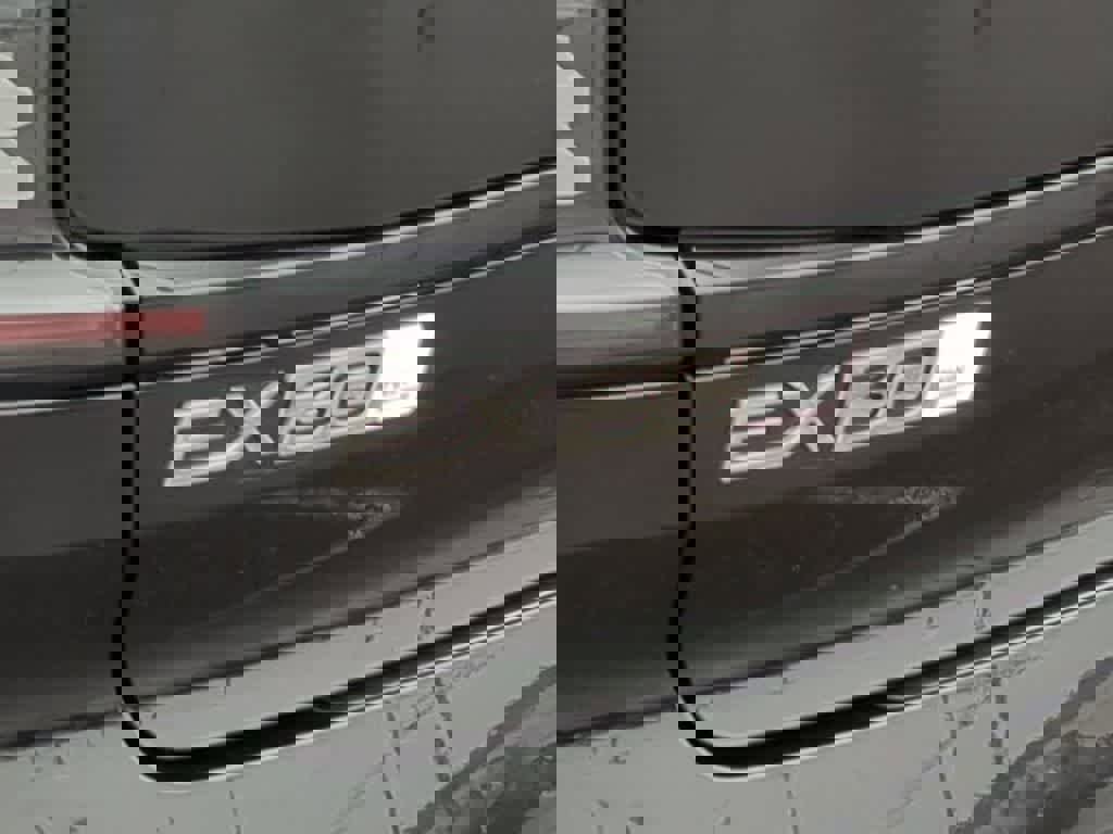 Used 2025 Volvo EX30 Plus w/ Protection Package Premier image 12