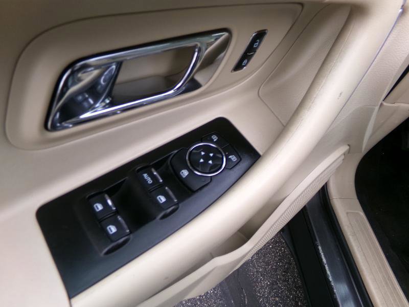 Used 2016 Ford Taurus SE FWD image 10