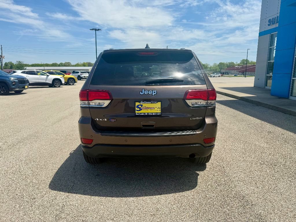 Used 2020 Jeep Grand Cherokee Laredo w/ 18" Wheel & 8.4" Radio Group image 3