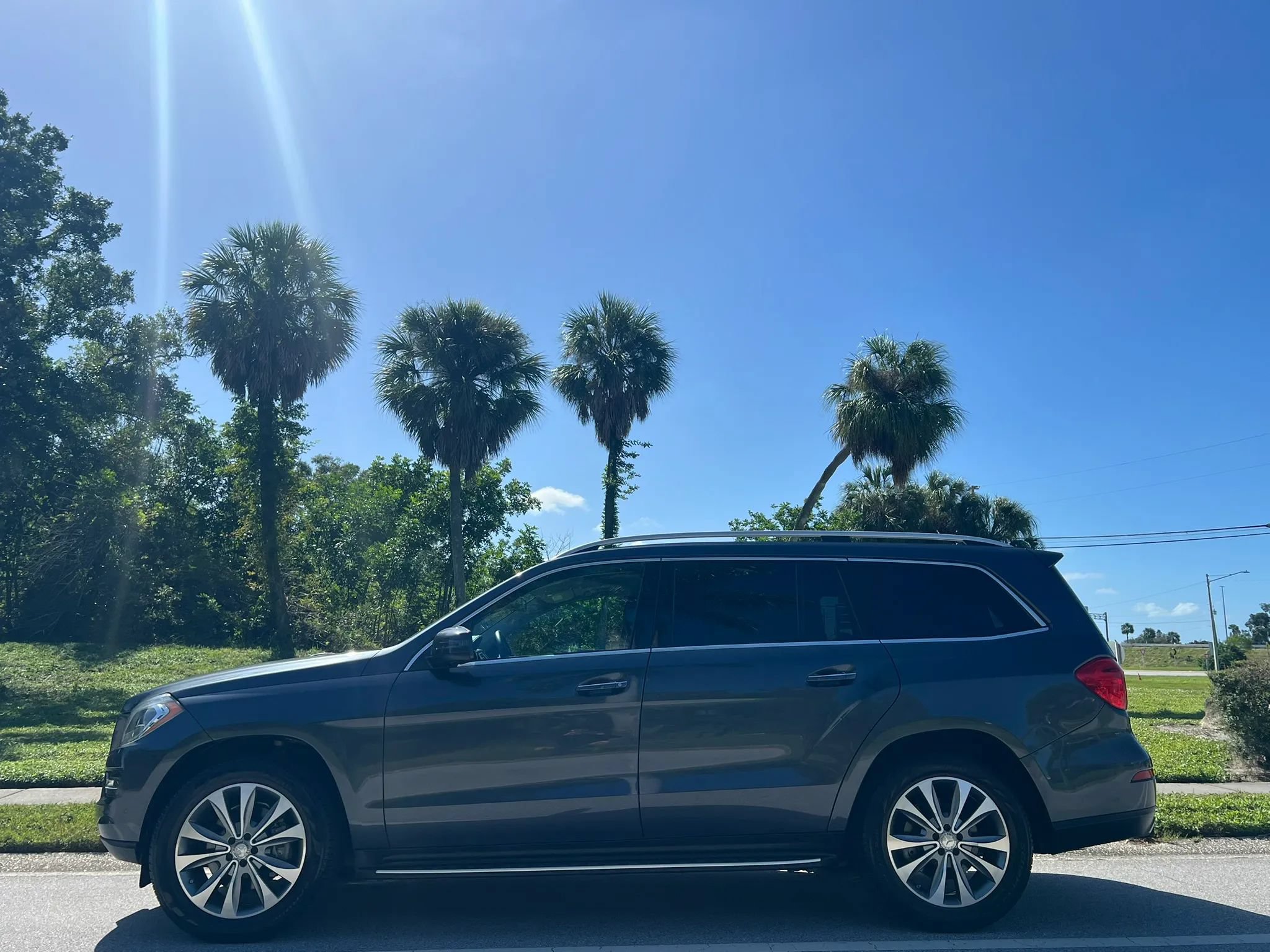 Used 2014 Mercedes-Benz GL 450 4MATIC w/ Lighting Package image 9