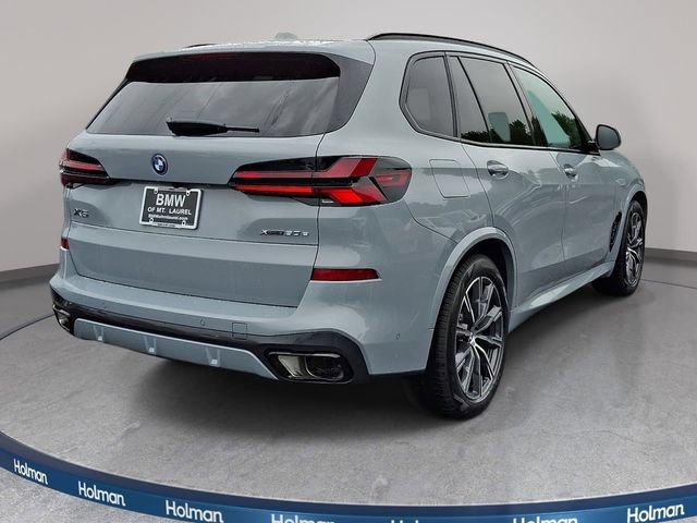 New 2026 BMW X5 xDrive50e w/ M Sport Package AWD/4WD image 4