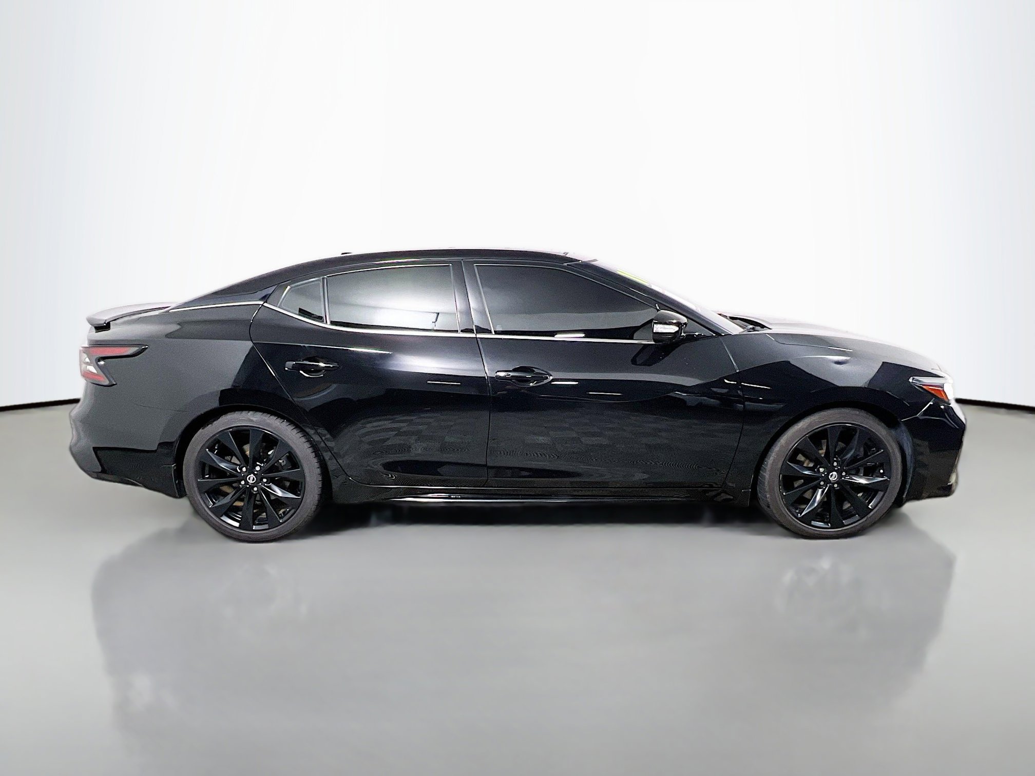 Used 2019 Nissan Maxima SR w/ Premium Package image 3