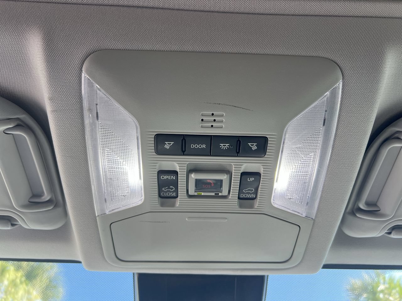 Used 2021 Toyota RAV4 XLE w/ Convenience Package FWD image 29