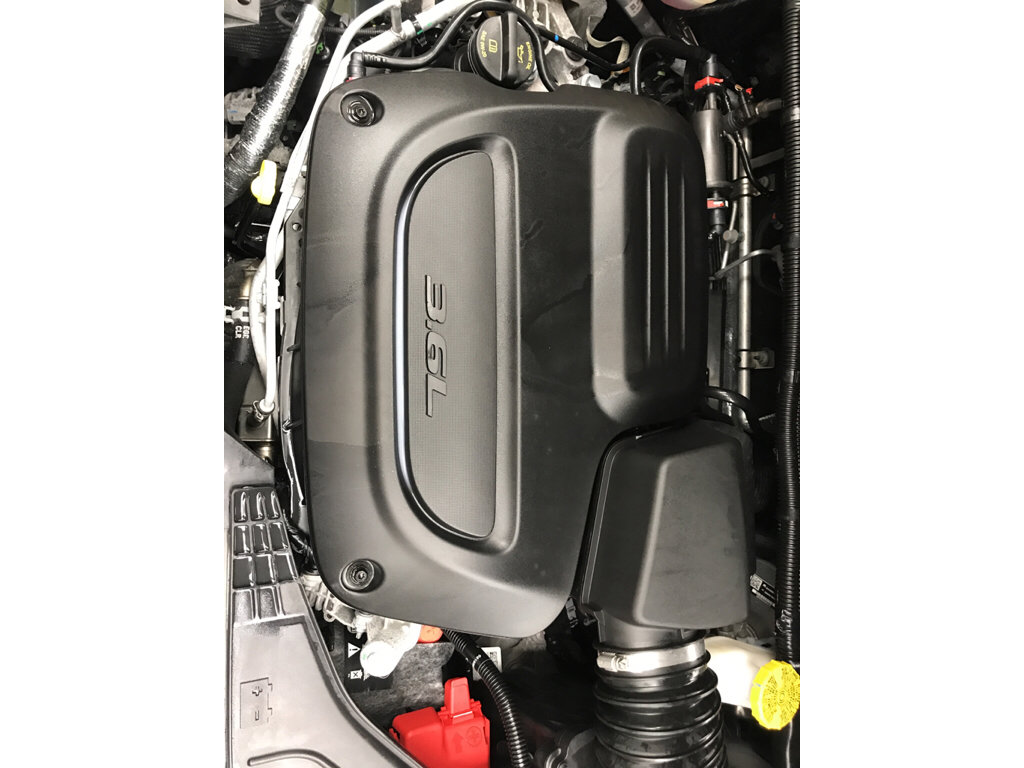 Used 2024 Chrysler Pacifica Limited w/ Uconnect Theater Family Group image 18