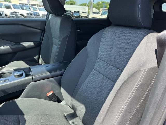 Used 2025 Nissan Rogue SV AWD/4WD image 28