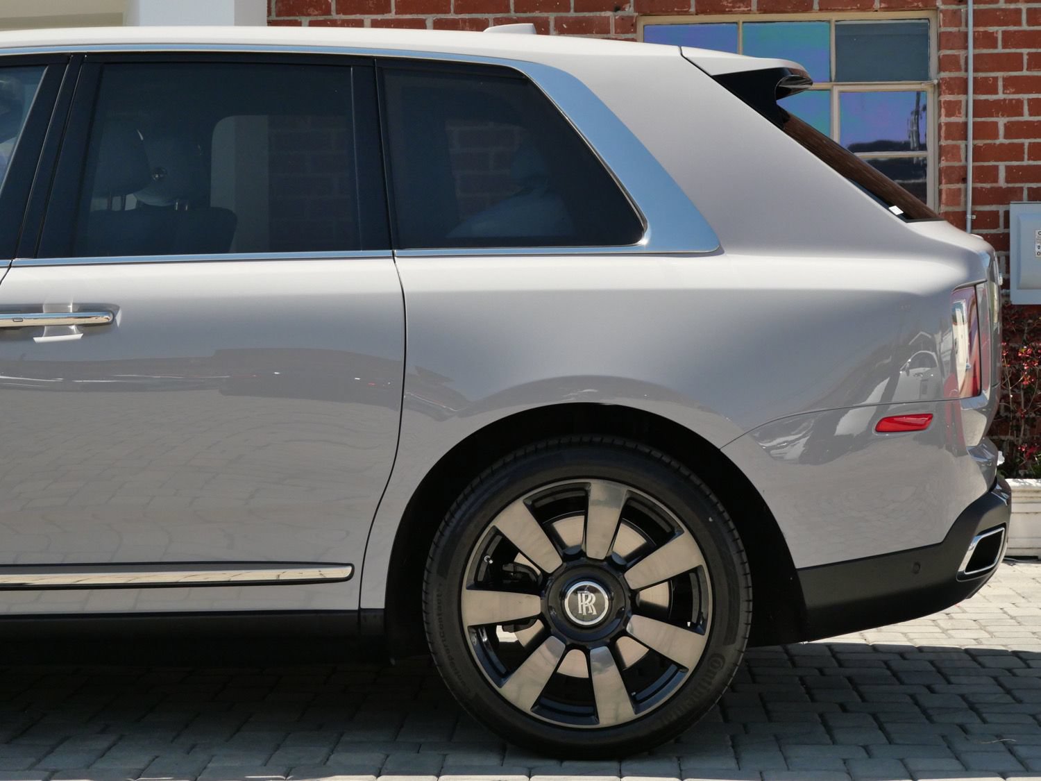 Certified 2024 Rolls-Royce Cullinan AWD/4WD image 22