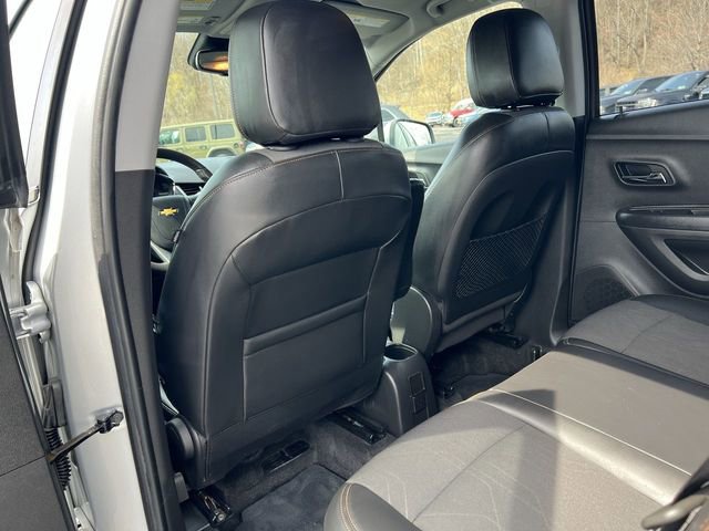 Used 2019 Chevrolet Trax LT w/ LT Convenience Package image 16